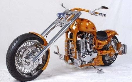 Orangenes Motorrad auf weißem Hintegrund